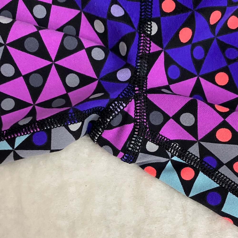 3/$20✨VSX Victoria's Secret Knockout Purple, Blue & Black Geometric Leggings - Picture 5 of 8